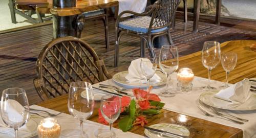 Vahine Island : Restauration