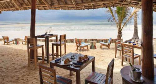 Bluebay Beach Resort & Spa : Restauration